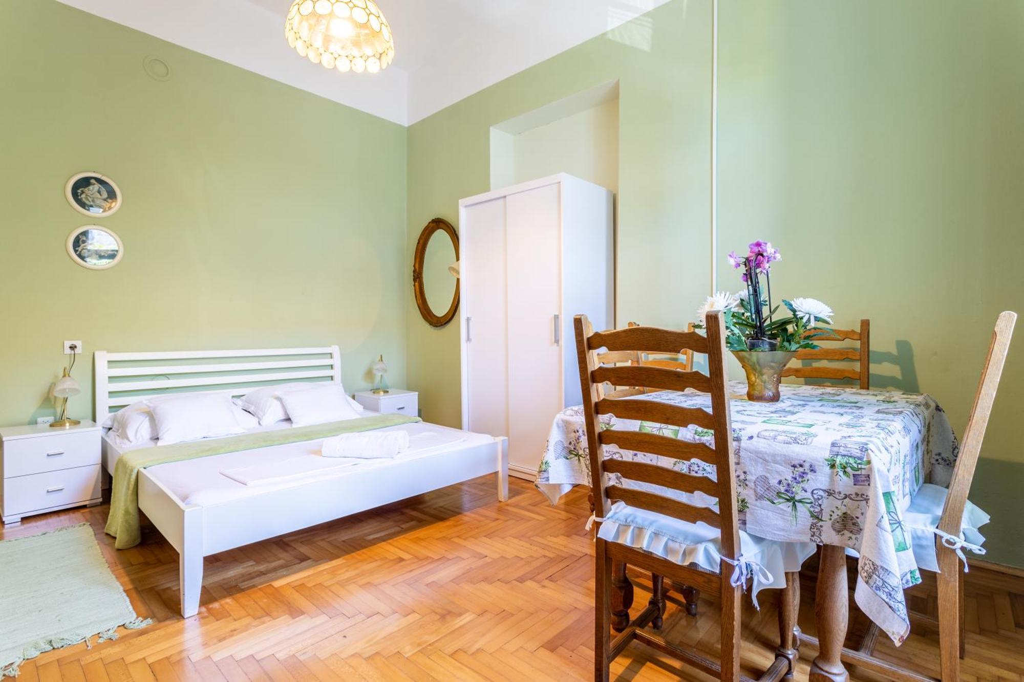 Traditional Bacvice, 3 Min Walk To The Apartman